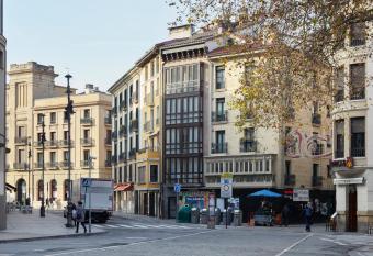 Pamplonapartments Duque de Ahumada allows 18 year olds to book a room