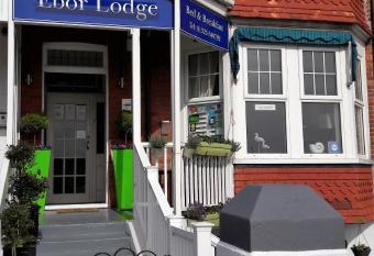 Ebor Lodge has Balcony rooms