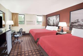 Super 8 by Wyndham Chicago IL has Smoking rooms