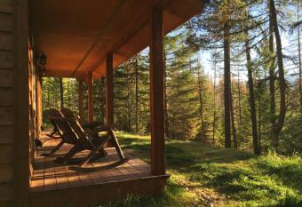 The Ridge At Glacier - Luxury Cabins has Balcony rooms