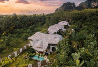 ALOE Ecological Boutique Villa 1 allows 18 year olds to book a room