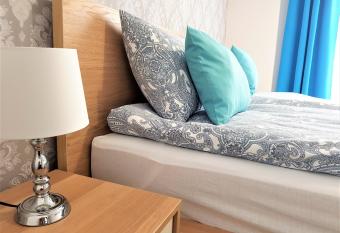 Apartament B&F Pozna   Business & Family allows 18 year olds to book a room