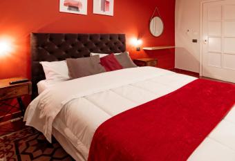 Siculis allows 18 year olds to book a room