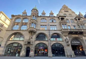 Aparthotel Adagio Strasbourg Place Kleber allows 18 year olds to book a room