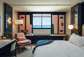 Hotel Renew allows 18 year olds to book a room