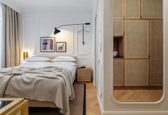 Heritage Hotel FERMAI MGallery Split allows 18 year olds to book a room