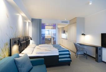 SlowDown Travem  nde allows 18 year olds to book a room