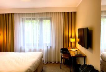 Amber Blue Wellness & SPA allows 18 year olds to book a room