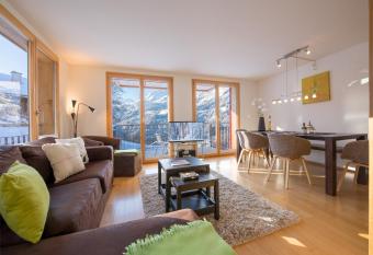 Chalet Wyssbirg has Balcony rooms