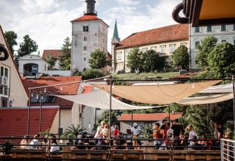 Timeout Heritage Hotel Zagreb allows 18 year olds to book a room