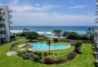 11 Umdloti Cabanas has Balcony rooms