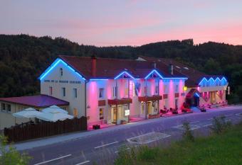 Logis De La Grande Cascade has Balcony rooms