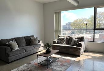 Minutes From Beale St has Balcony rooms