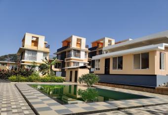 ROYAL MEADOWS - IGATPURI Bungalow C has Balcony rooms