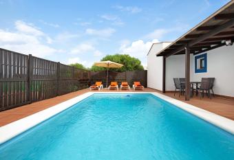 Villa Susana has Balcony rooms