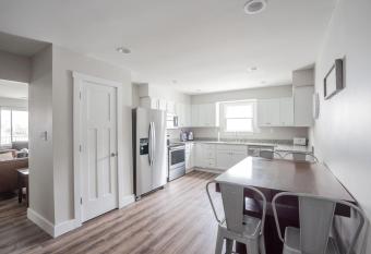 Spacious Family Home very close to ARK allows 18 year olds to book a room