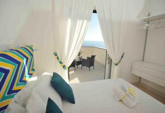 Matteo s House B&b has Balcony rooms