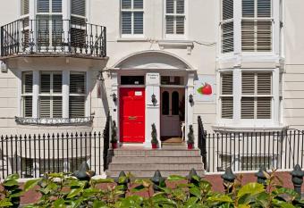 Strawberry Fields allows 18 year olds to book a room