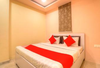 OYO 67351 Hotel Deep Plaza allows 18 year olds to book a room