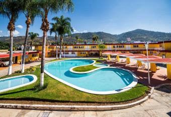 Capital O Col  n, Ciudad Guzm  n Jalisco allows 18 year olds to book a room