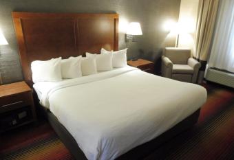 Red Roof Inn Fairfield allows 18 year olds to book a room