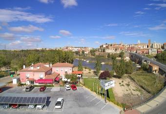 Hotel Do  a Carmen has Balcony rooms