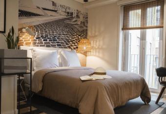 room Select Liberdade allows 18 year olds to book a room