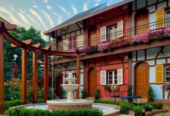 Little Colmar Boutique Homestay has Balcony rooms