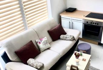 Apartment Duplex allows 18 year olds to book a room