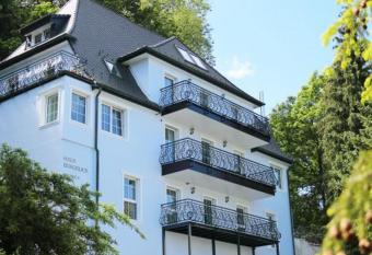 Haus Burgblick has Balcony rooms