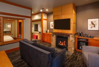 Willows Lodge has Balcony rooms