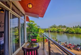 Amazing Baga River View 2BHK Apartment By Stay Over Home has Balcony rooms