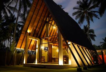 SOLUNA BEACH RESORT has Balcony rooms