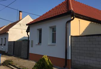 Chalupa na L  pov   v Hlohovci has Balcony rooms