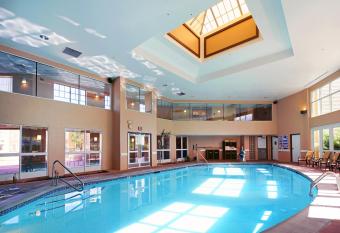 Grand Canyon Railway Hotel allows 18 year olds to book a room