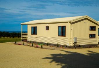 OMARU FARM STAY has Balcony rooms