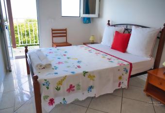 Location Bellevue allows 18 year olds to book a room