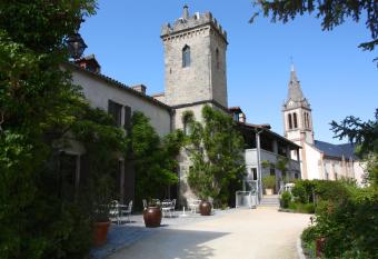 Chateau de Creissels has Balcony rooms
