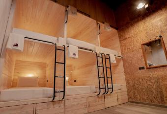 Tuk Tuk Hostel Negombo allows 18 year olds to book a room