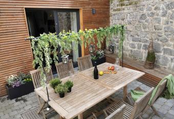 L Atelier allows 18 year olds to book a room