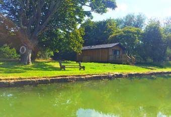 The Lodge by the Lake, Dunbar allows 18 year olds to book a room