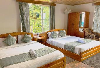 HOTEL ARMS near SUMI Boys School has Balcony rooms