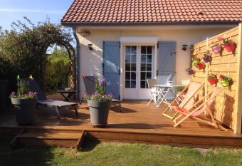 Nature Et Plage allows 18 year olds to book a room