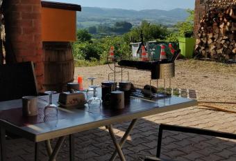 ALPAGAS DU DOMAINE MAEL allows 18 year olds to book a room