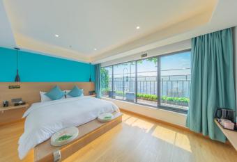 Yunqi River View Terrace Hotel has Balcony rooms