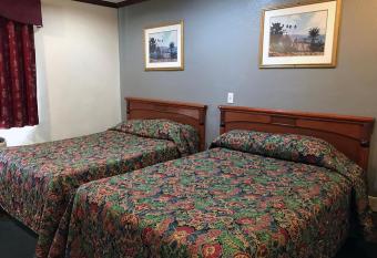 Starlight Inn Canoga Park has Smoking rooms