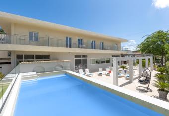 Melina Oasis Boutique Hotel allows 18 year olds to book a room