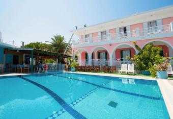 Villa Krina allows 18 year olds to book a room