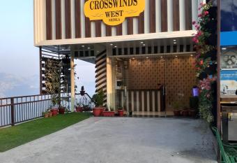 Hotel Crosswinds West has Smoking/Balcony rooms