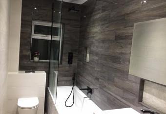 Double Bedroom, Kings Lynn, New Renovated Bathroom allows 18 year olds to book a room